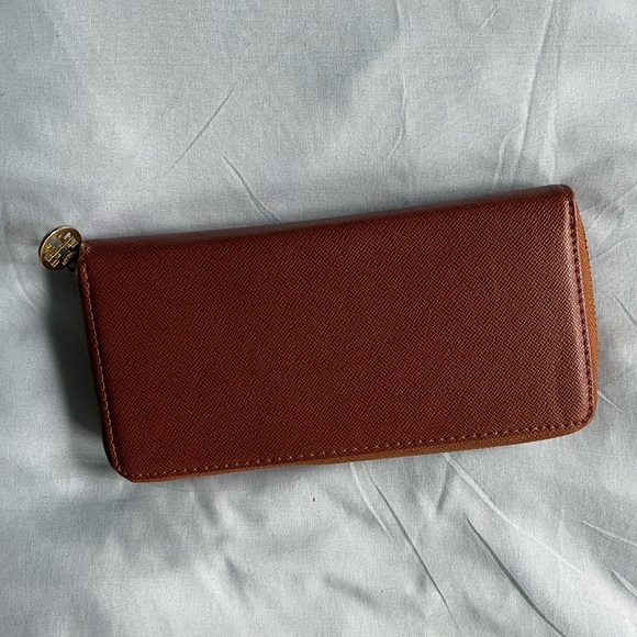Tori Burch Wallet - Picture 3 of 5